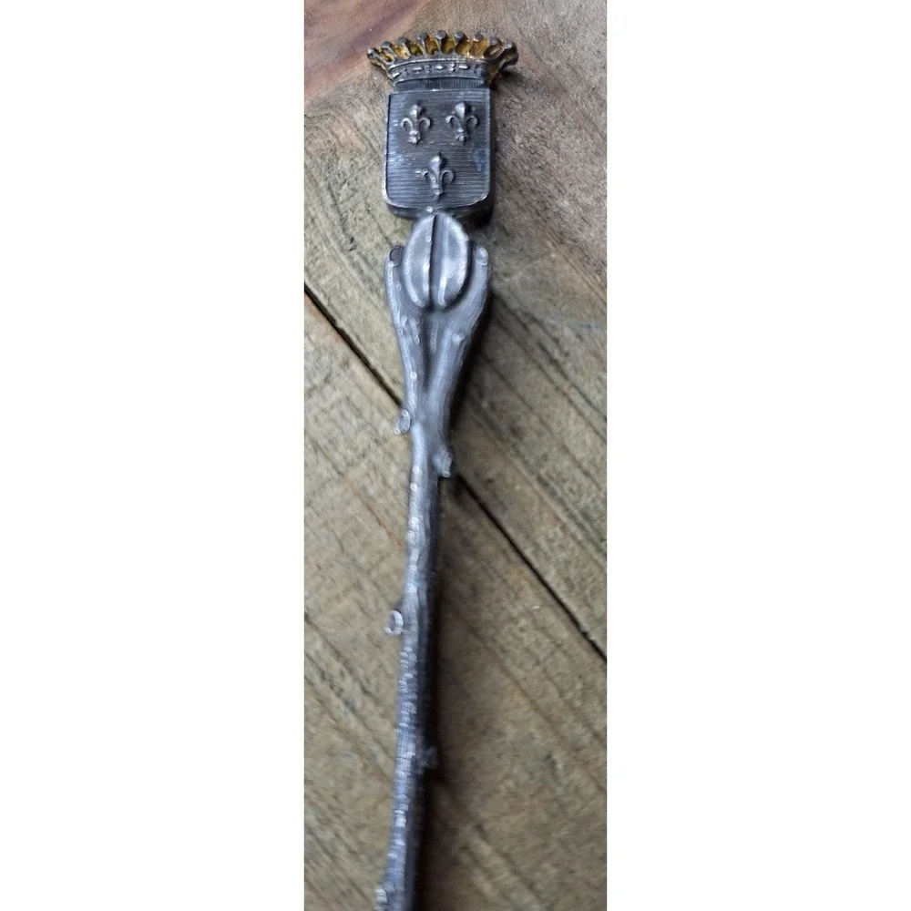 Vintage Vimy France‎ Souvenir Spoon Twig Handle Fleur-de-Lis Crest Heraldic